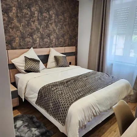 Appart hôtel La Roseraie *