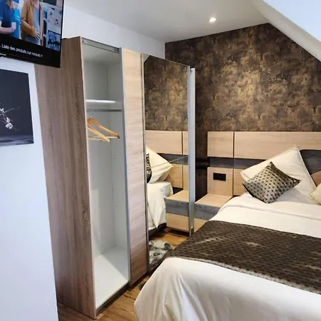 Appart hôtel La Roseraie *